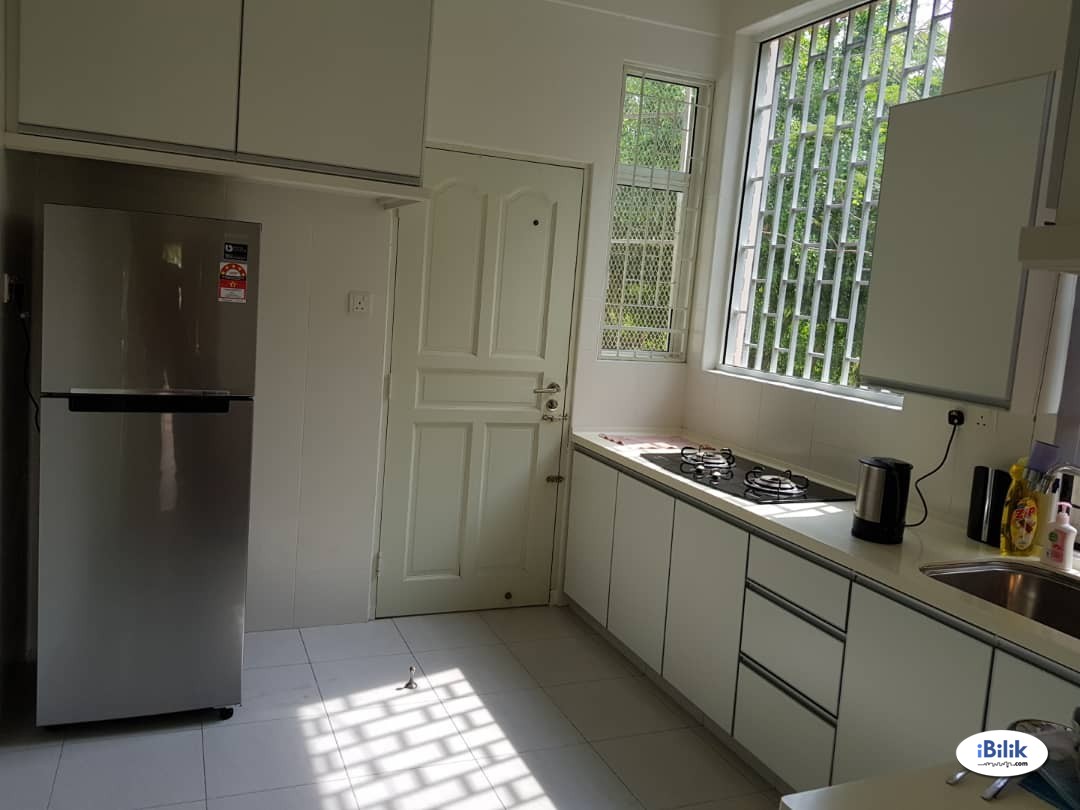 Single Room with bathroom at Chee Seng Garden, Tanjung Bungah - Image 3
