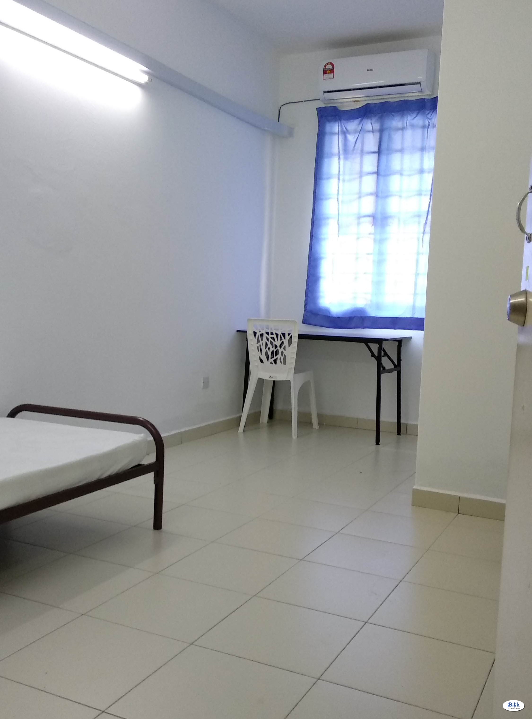 Middle Room Attach Sharing Bathroom at Setia Alam, Shah Alam - Image 1