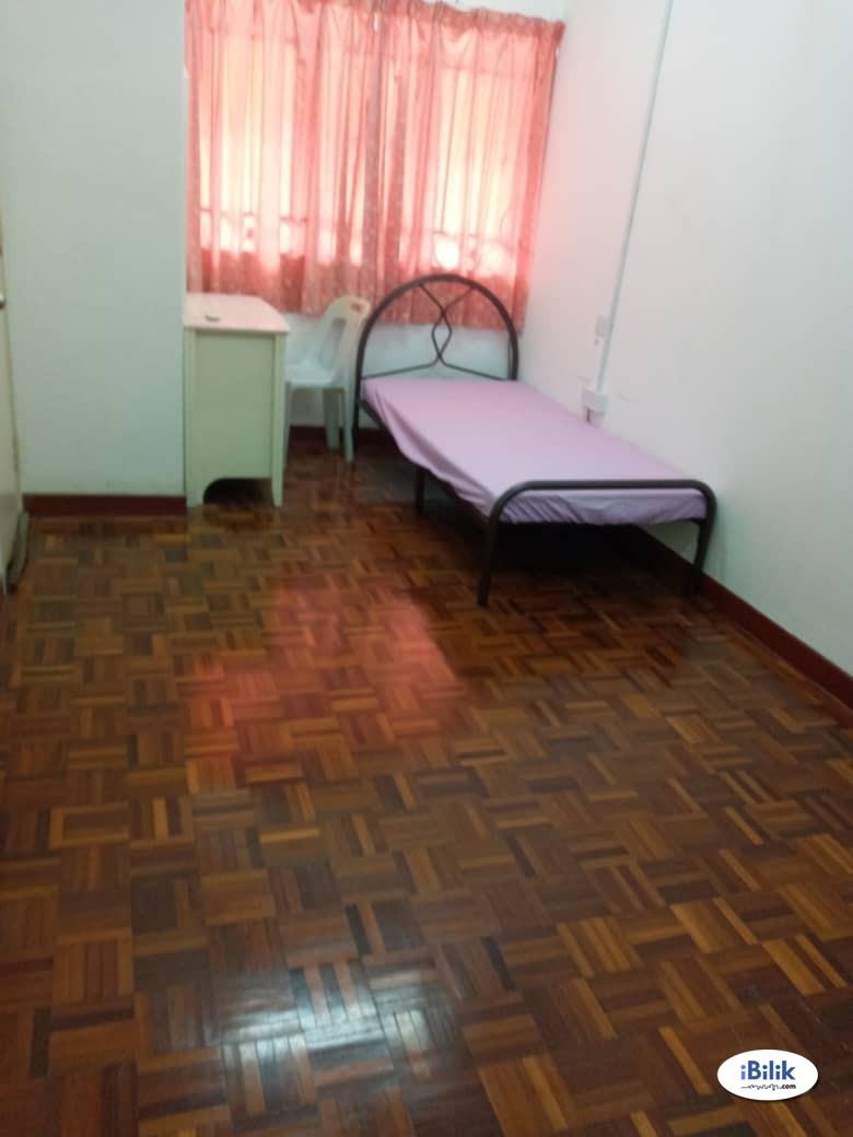 Middle Room at Tropicana Indah, Tropicana - Image 3