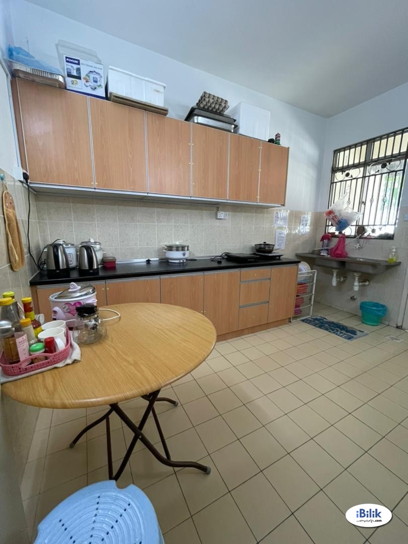 Master Room at Seri Utama, Kota Damansara - Image 4