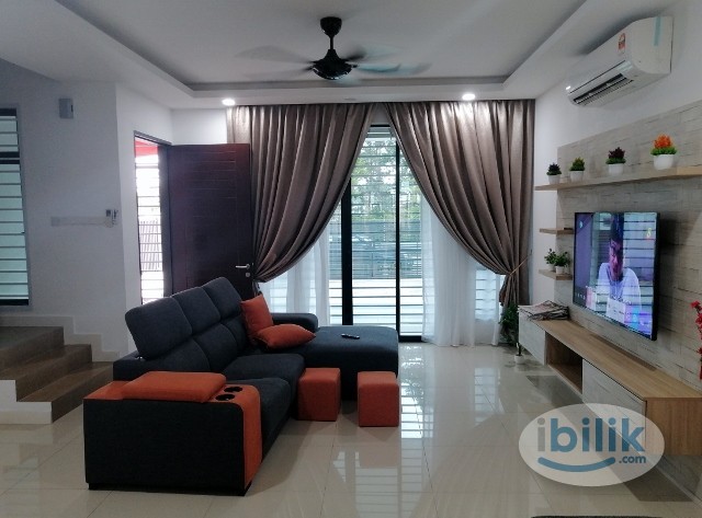 Master Room at Taman Bukit Tiram, Ulu Tiram - Image 1