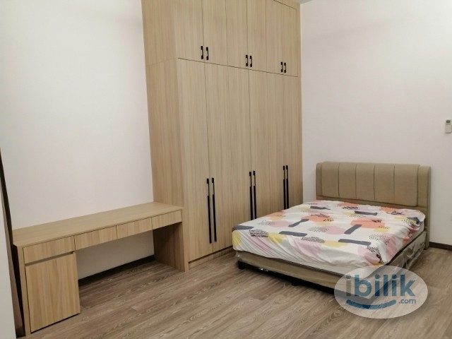 Master Room at Taman Bukit Tiram, Ulu Tiram - Image 4