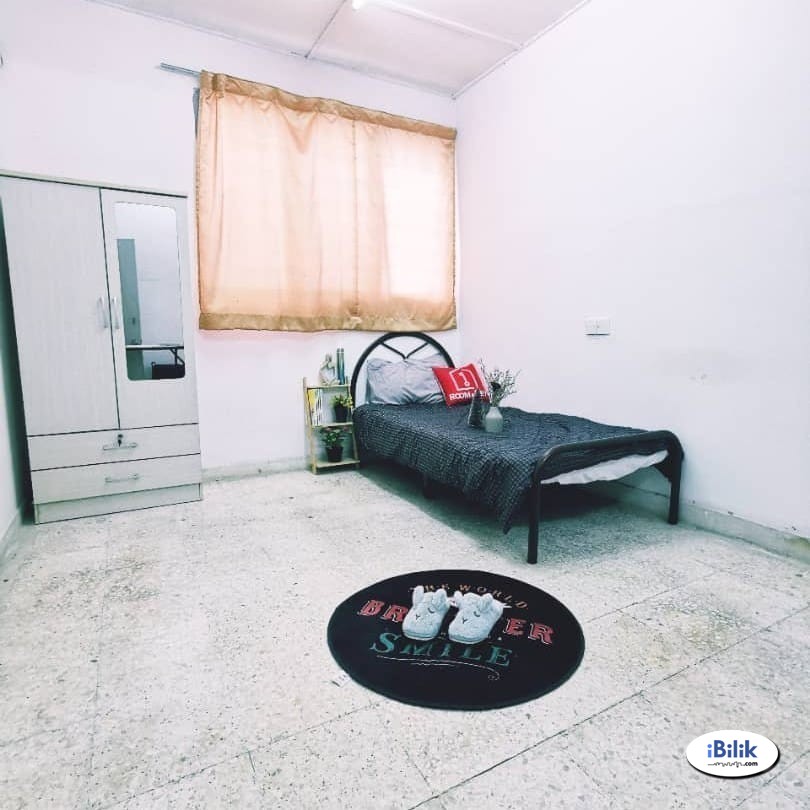 ⚡ Medium Room at Section 17, Petaling Jaya with Free Wi-Fi  😎 - Image 1