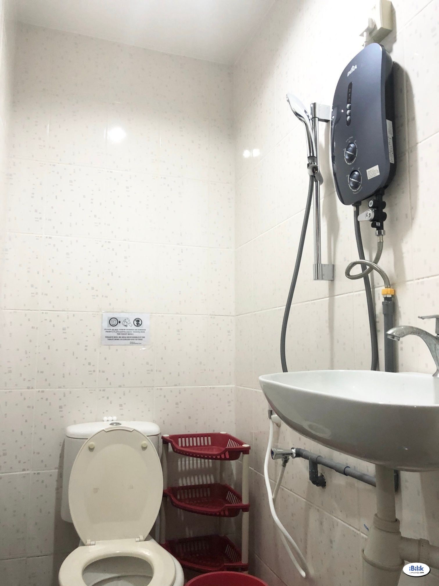 ⚡ Medium Room at Section 17, Petaling Jaya with Free Wi-Fi  😎 - Image 3