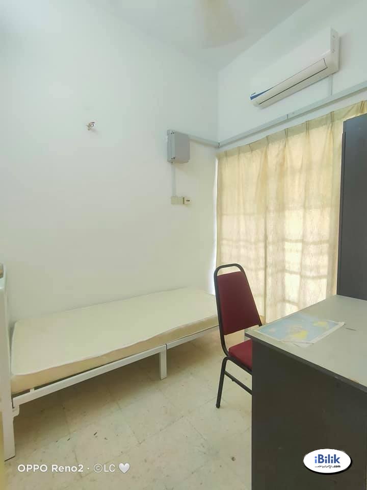 Low Rental ✨ Middle Room Taman Connaught, Cheras - Image 1