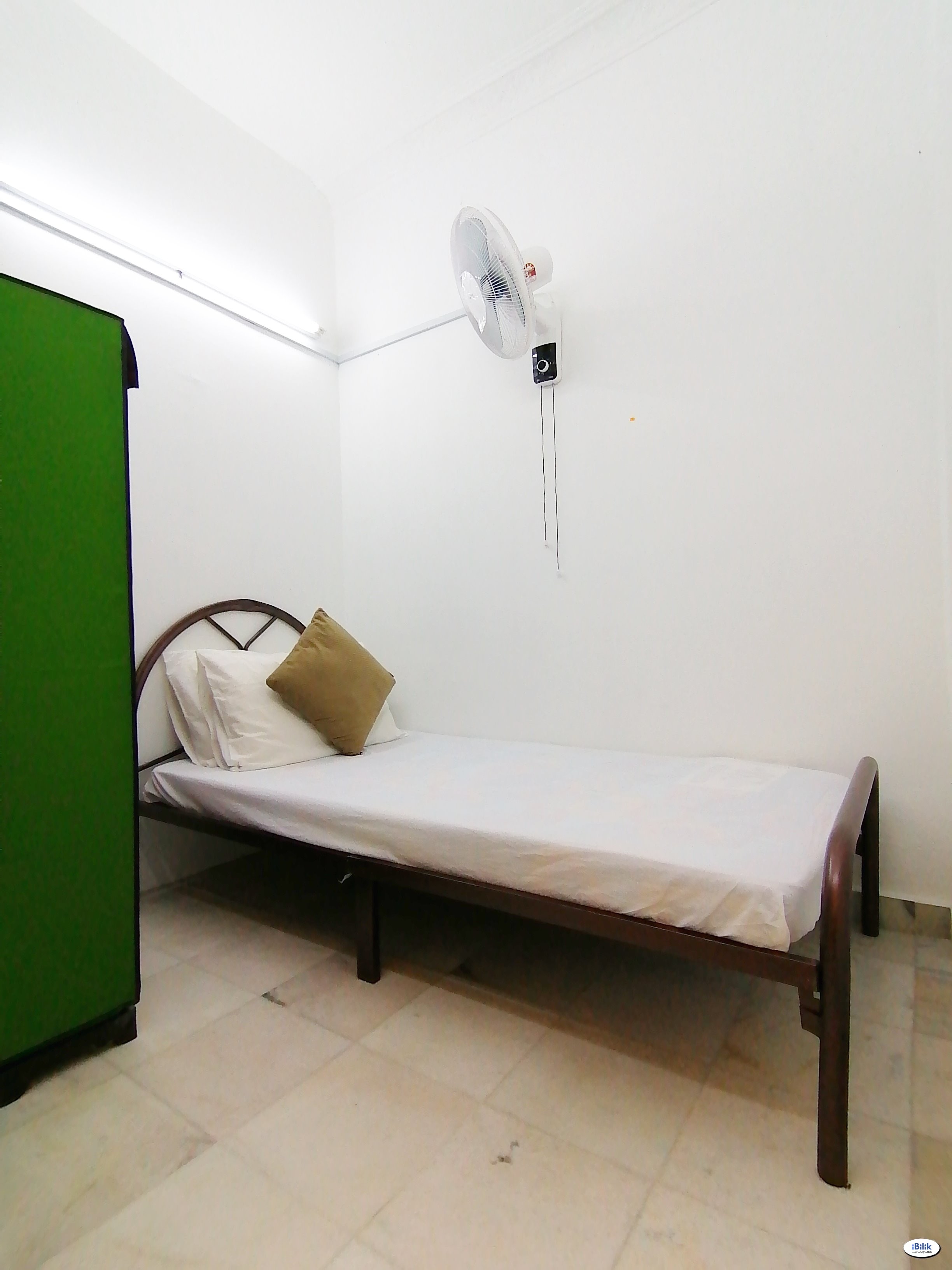 Immediately Move In 🚚 Small Room for Rent at Taman Connaught, Cheras 🌼 - Image 1