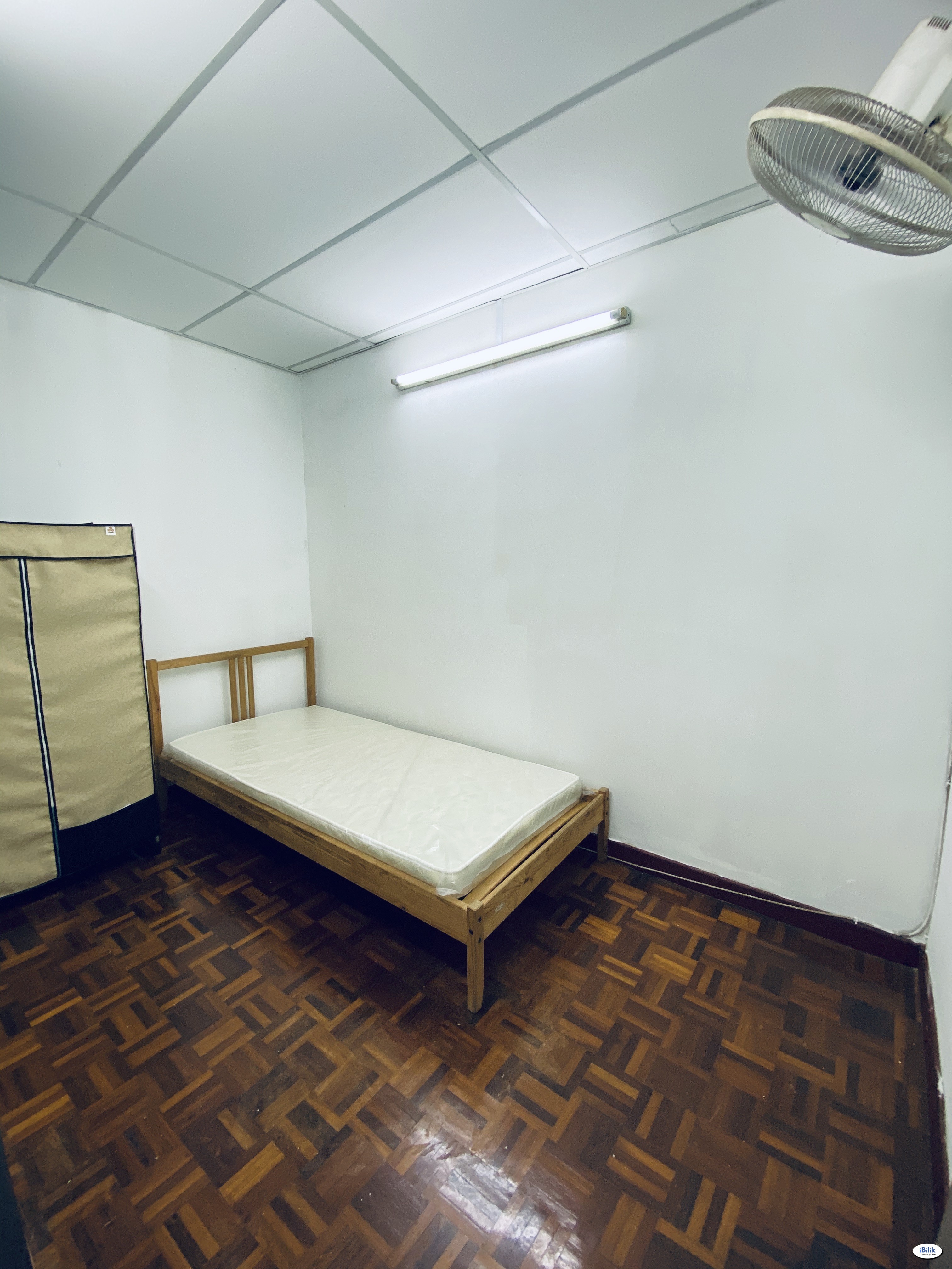 Free WIFI 📶 Comfy Single Room at BU7, Bandar Utama Near One Utama Mall, Kayu Ara - Image 1
