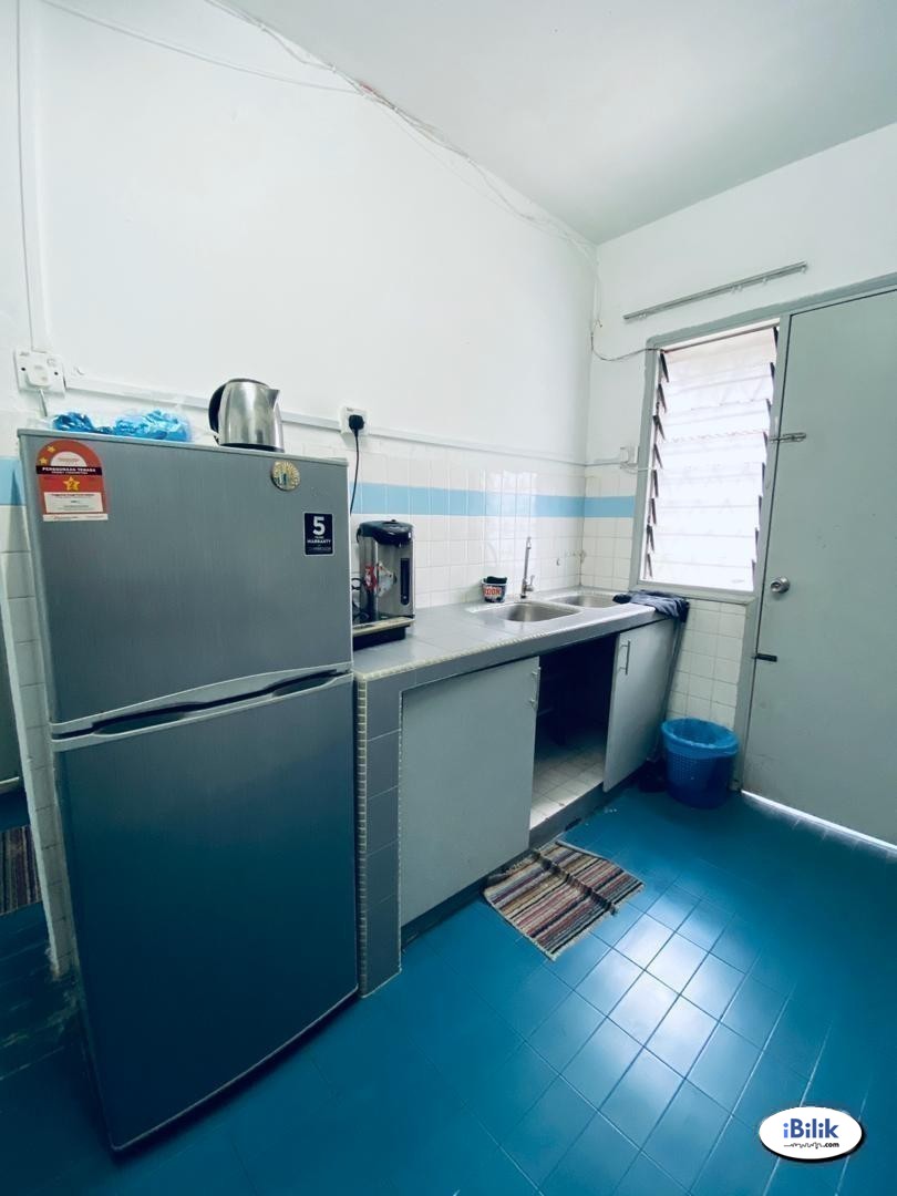 FREE HIGH SPEED WIFI ⚡ Middle Room at Sea Park, Petaling Jaya - Image 3