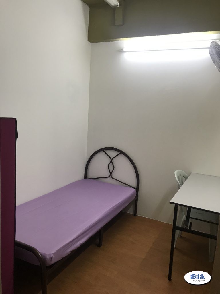 🏠 Middle Room at USJ 20, UEP Subang Jaya with WI-FI 🚀 - Image 2