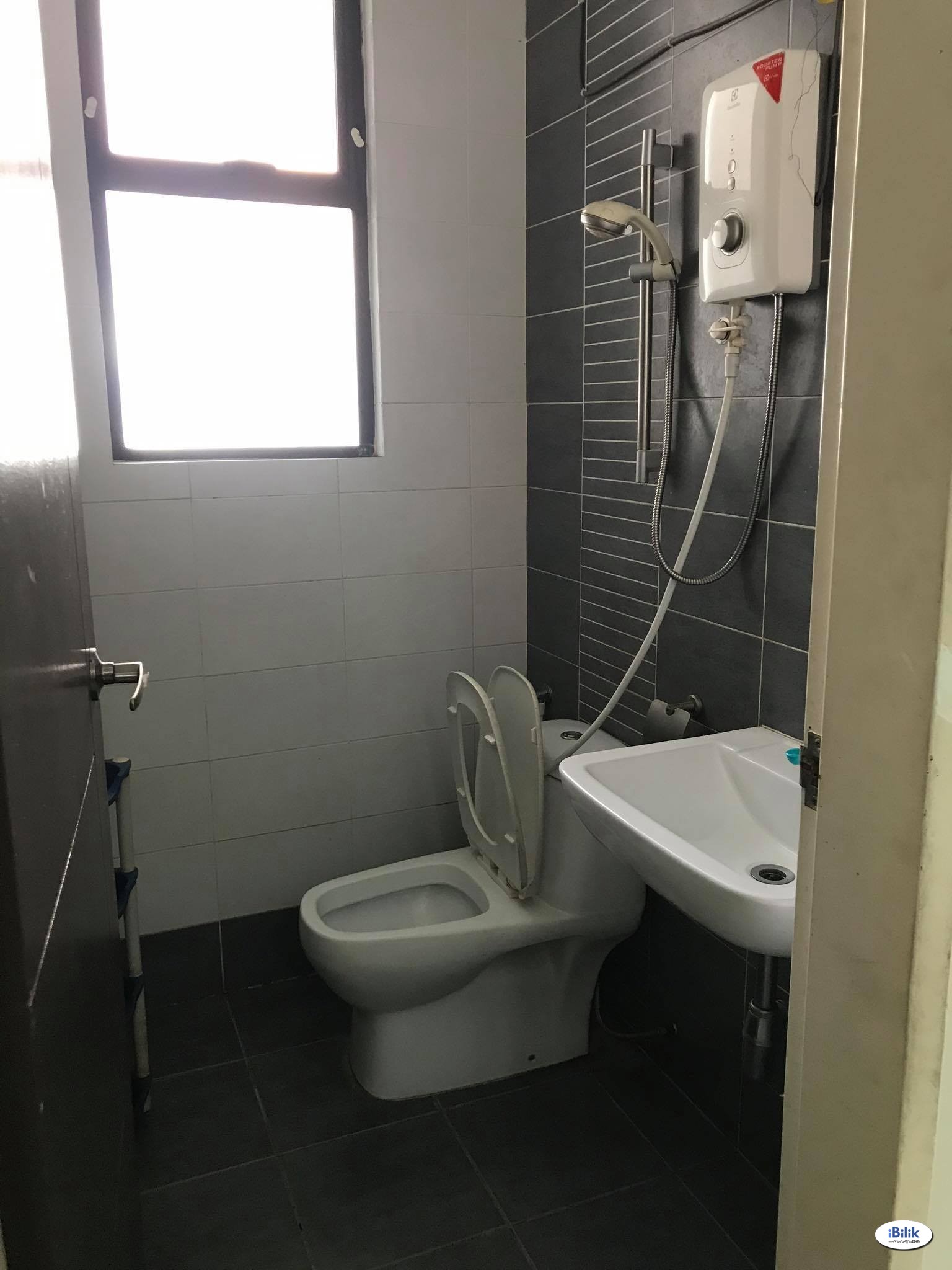 👉🏻 No DEPOSIT ❌ Middle Room at Alam Impian, Shah Alam with WIFI 📶 - Image 2