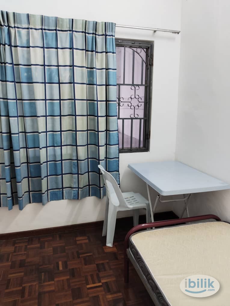 Middle Room at Cheras, Kuala Lumpur - Image 3