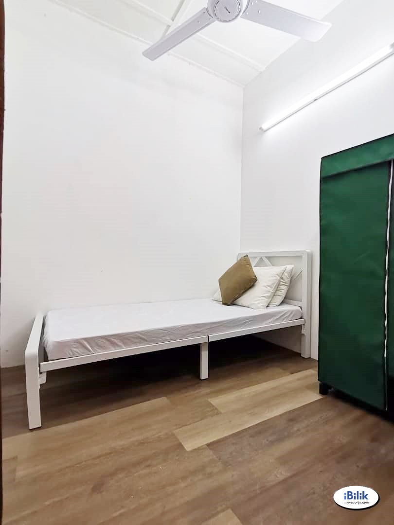 🏡 Zero Deposit Rental 🏡 Middle Room at SS2, Petaling Jaya - Image 1