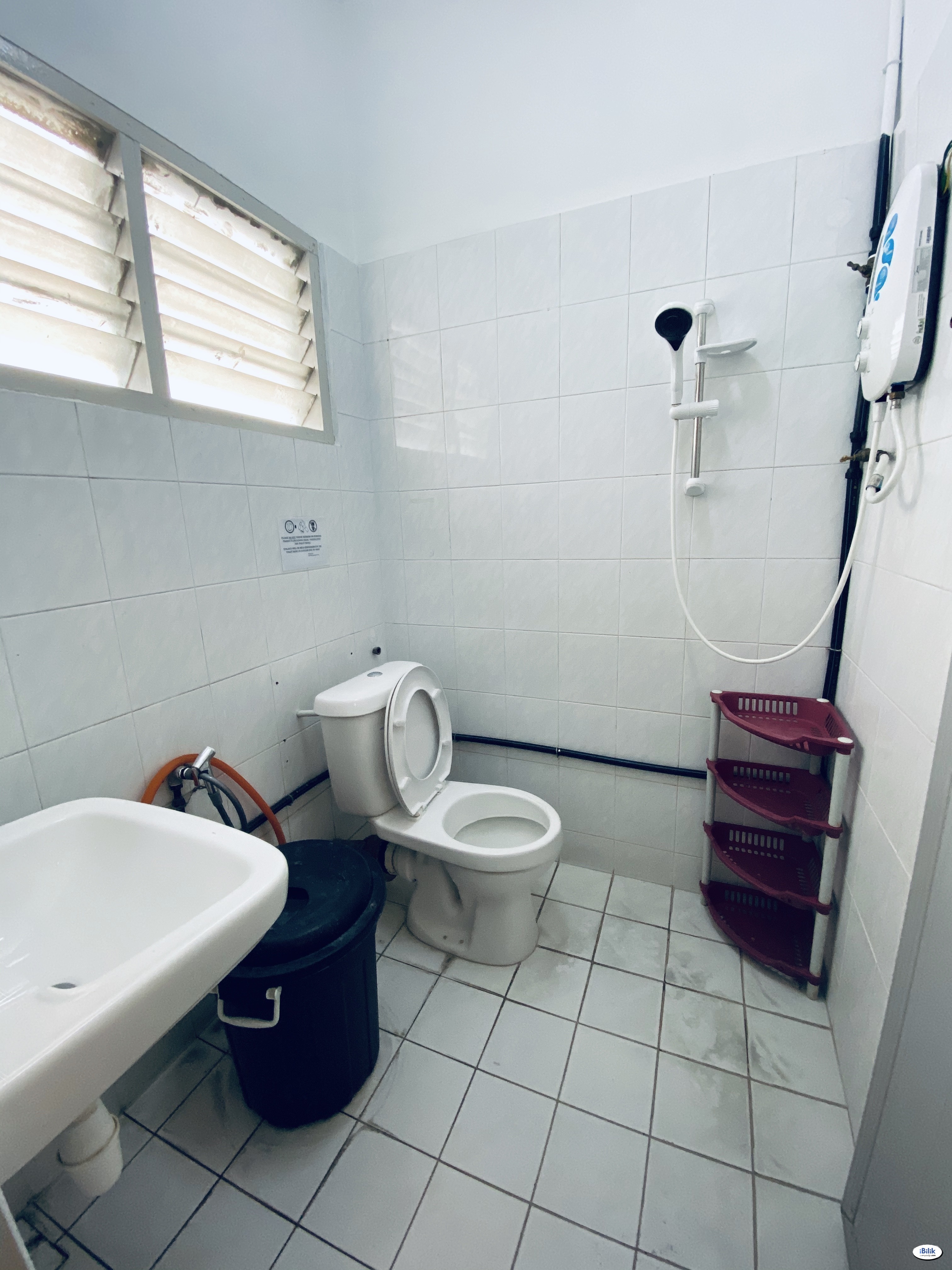 Middle Room for Rent at SS2 PJ. Near LRT Taman Bahagia //Sea Park // Taman Paramount - Image 2