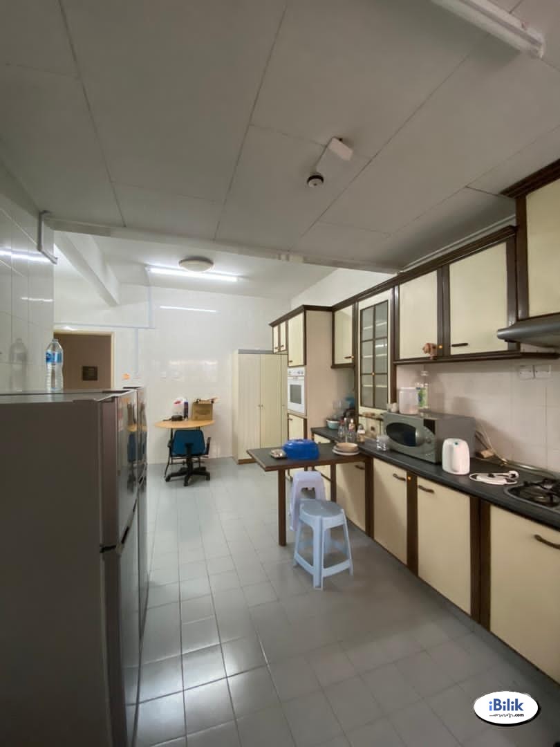 1 Month Deposit ⚡ Middle Room at BU2, Bandar Utama Nearby One Utama Mall / Bandar Utama MRT Station - Image 1