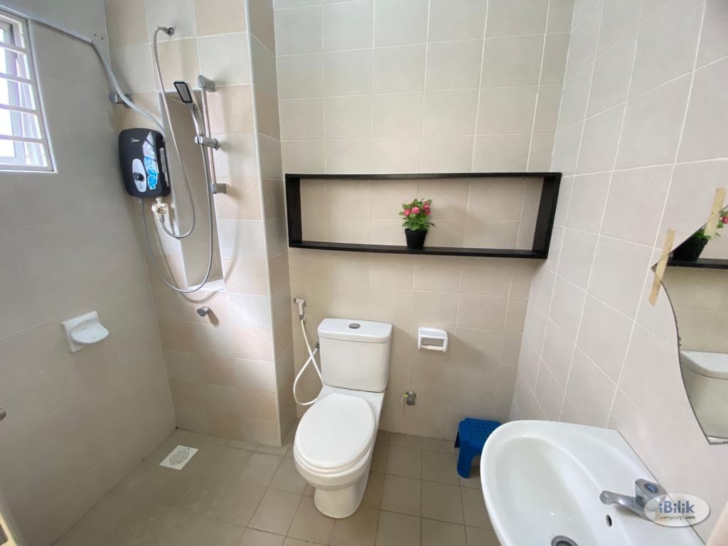 ❗ ZERO DEPOSIT ❗ Fully Furnished Middle Room at Setia Alam 🚀🚀 Free WiFi, Utilities Included ⛳️⛳️ - Image 4
