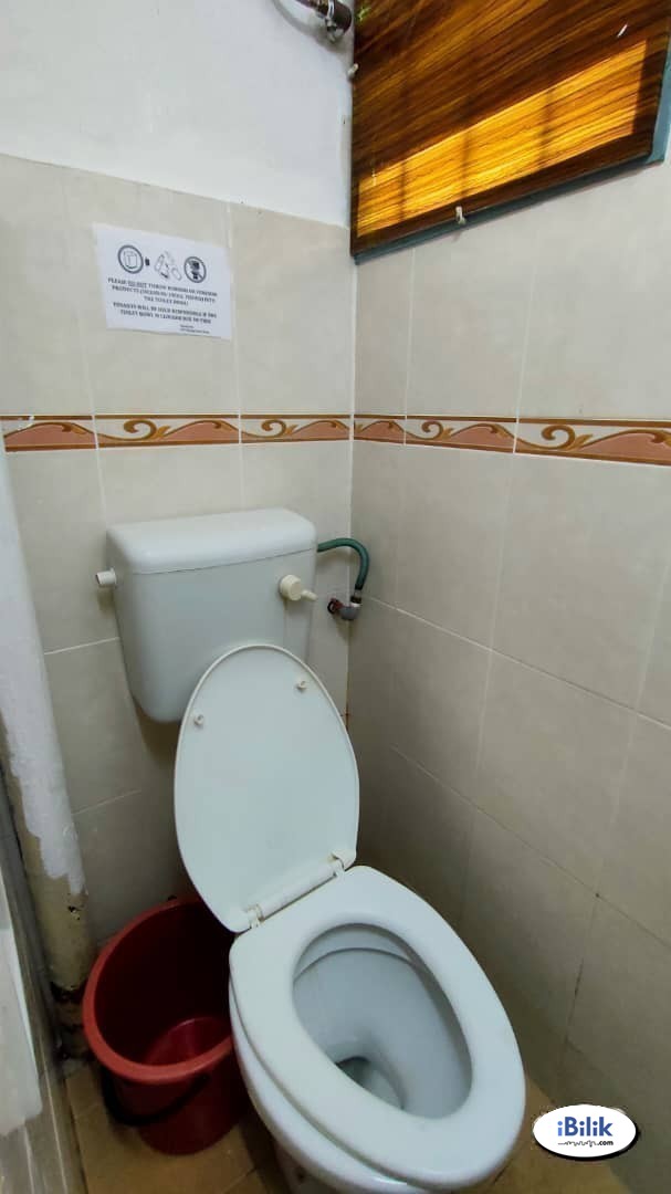 🚩 FREE HIGH SPEED WIFI 🚩 FREE CLEANING SERVICE ~ Middle Room at USJ 11, UEP Subang Jaya  🏠 - Image 3