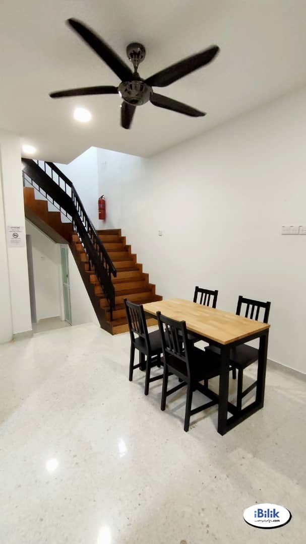 Welcome Short/Long Term  Medium Room at SS2, Petaling Jaya Near Taman Bahagia LRT Station⭐ - Image 1
