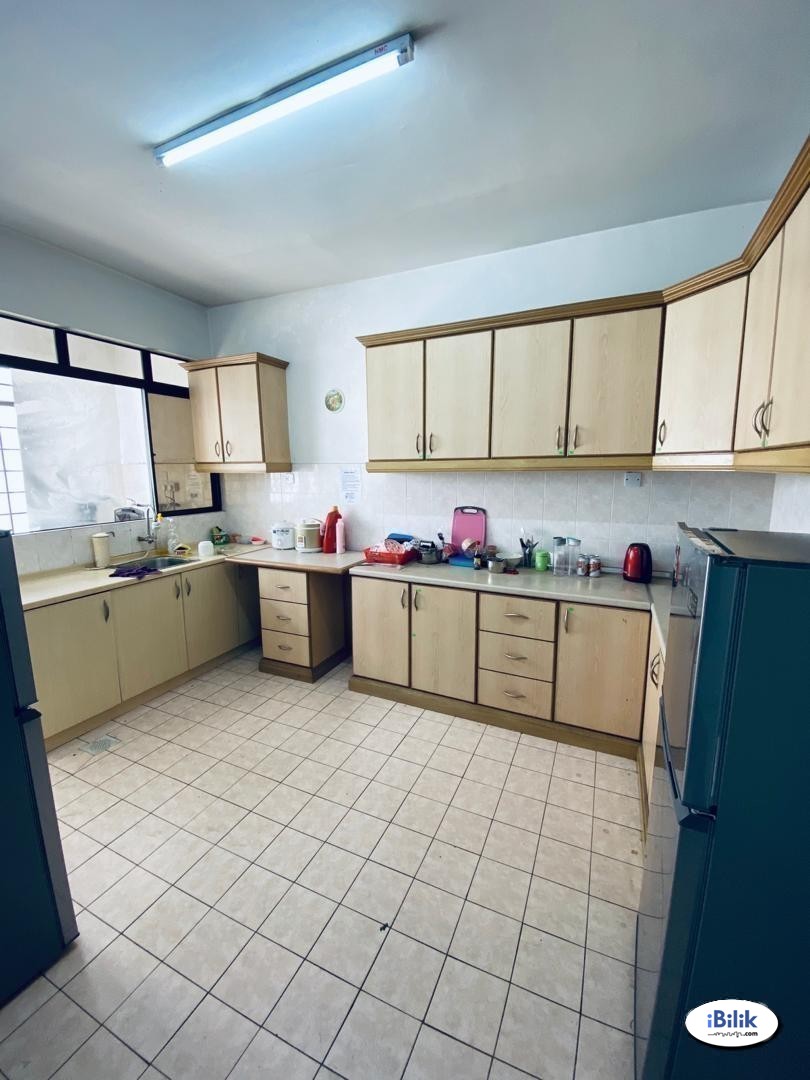 Welcome Short/Long Term  Medium Room at SS2, Petaling Jaya Near Taman Bahagia LRT Station⭐ - Image 4