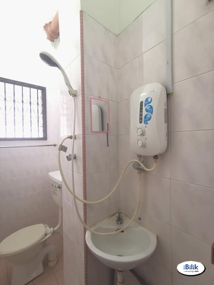 Zero Deposit ⛔ Middle Room Bandar Puteri Puchong with High Speed WIFI 📶 - Image 2