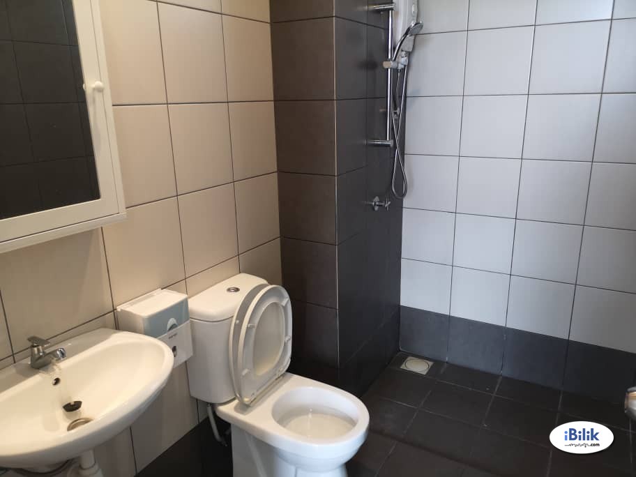 Fully Furnished {FEMALE UNIT} Middle Room at Casa Green, Bukit Jalil. Next to LRT Station - Image 3