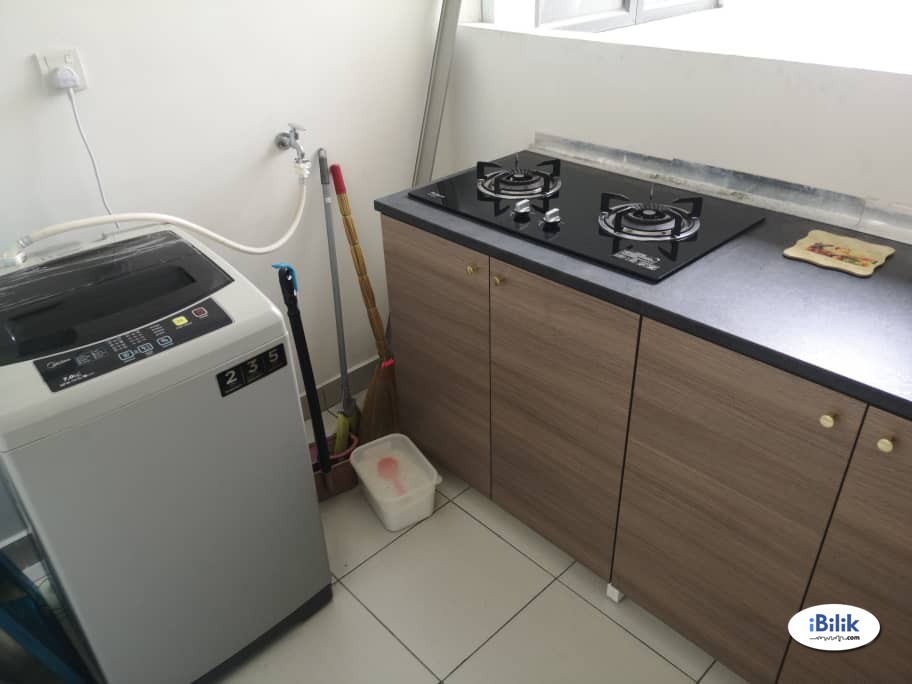Fully Furnished {FEMALE UNIT} Middle Room at Casa Green, Bukit Jalil. Next to LRT Station - Image 5