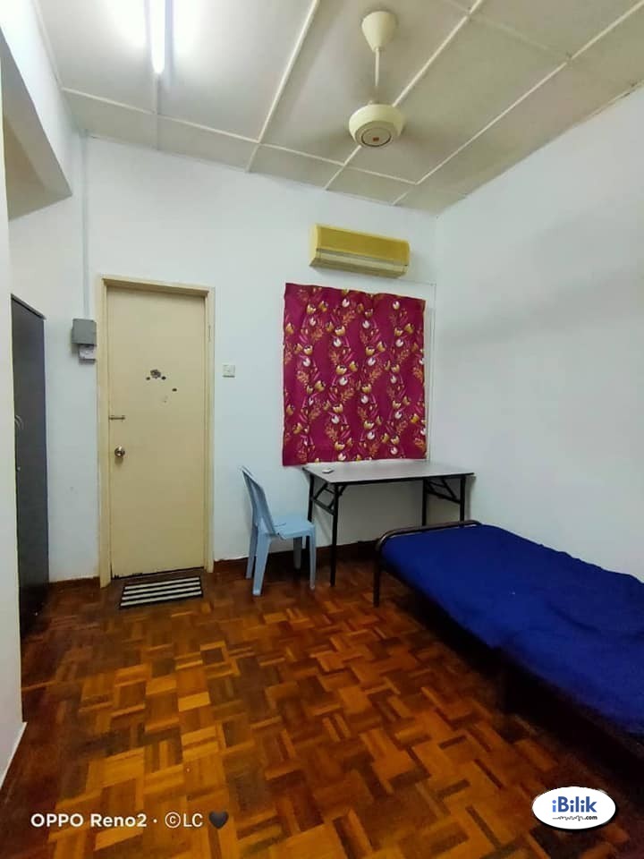 [RM1 for 2nd Month] Medium Room Seri Utama, Kota Damansara ✨ - Image 1
