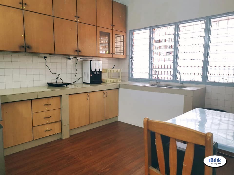 RM1 for 2nd Month 🌼 Medium Room Kota Damansara, Petaling Jaya - Image 2