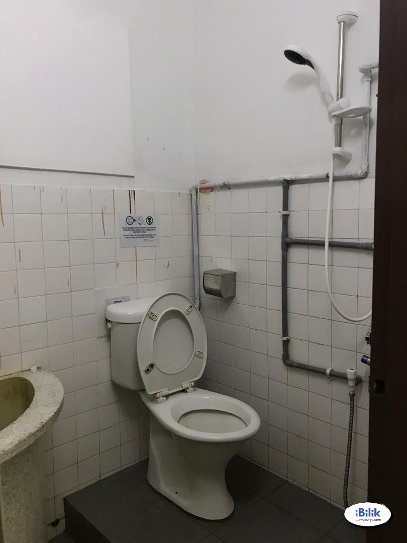 ⚡ Middle Room at SS14, Subang Jaya Near SS18 LRT Station ⚡ - Image 2
