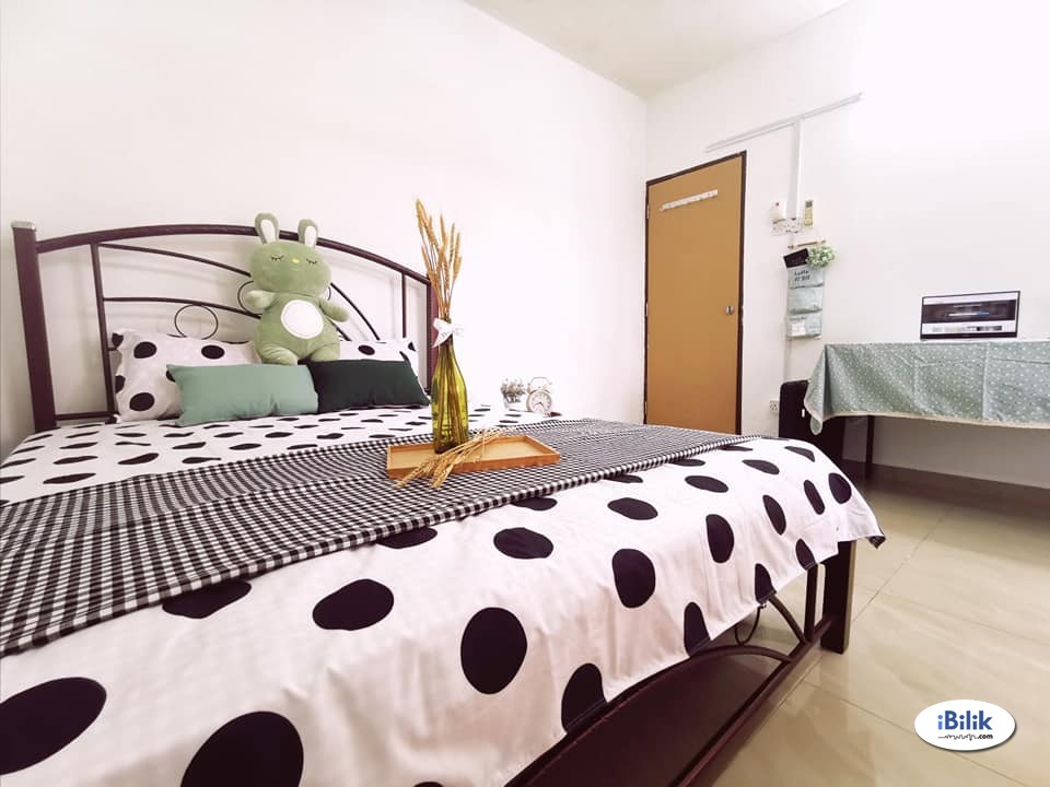 🌈Medium Room for rent near LRT Station Bandar Puchong Jaya🌈 - Image 1