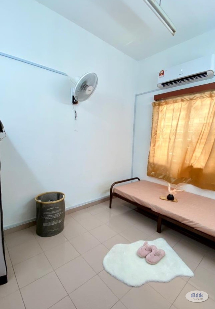 Middle Room at SS2, Petaling Jaya - Image 4