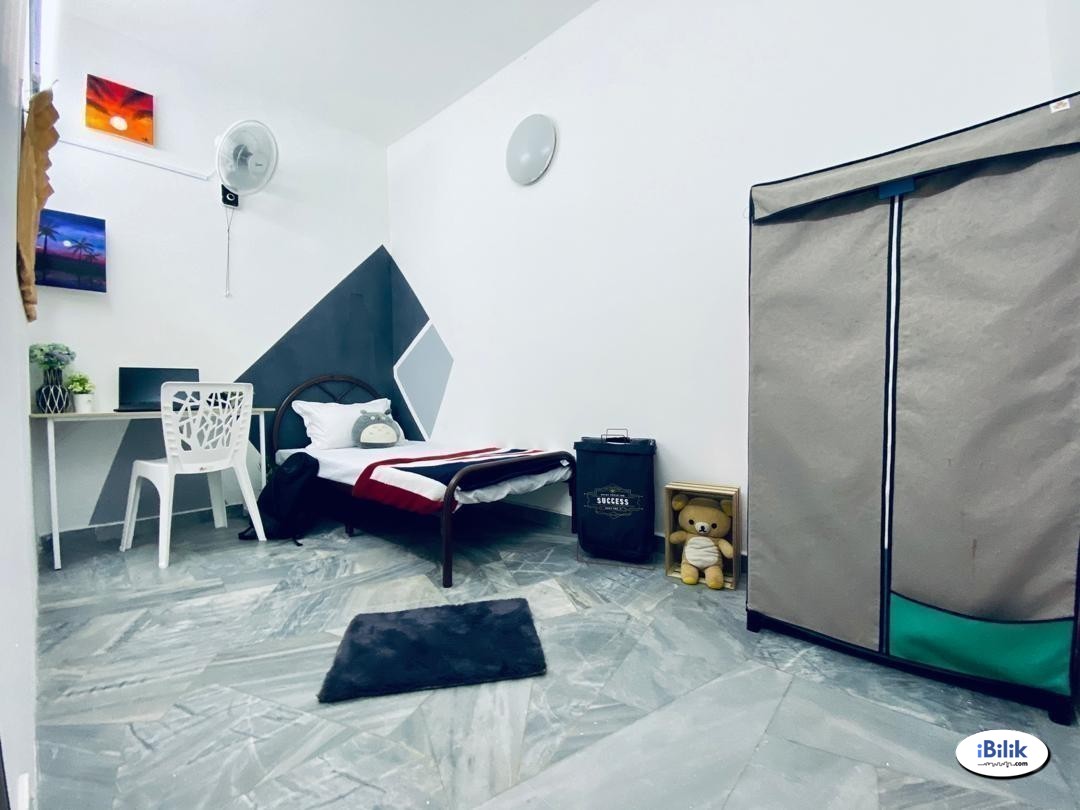 💥[AIRCOND & WIFI PROVIDED] Middle Room at USJ 11, UEP Subang Jaya💥 - Image 1