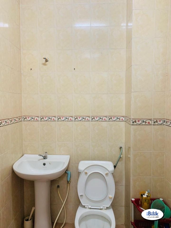 Middle Room at PJS 10, Bandar Sunway with 5Mins ? to Sunway Pyramid / Sunway Uni - Image 1