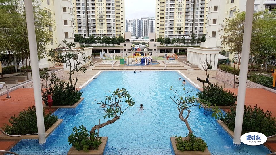 Medium Room with Private Balcony at Platinum Lake PV13, Setapak - Image 3