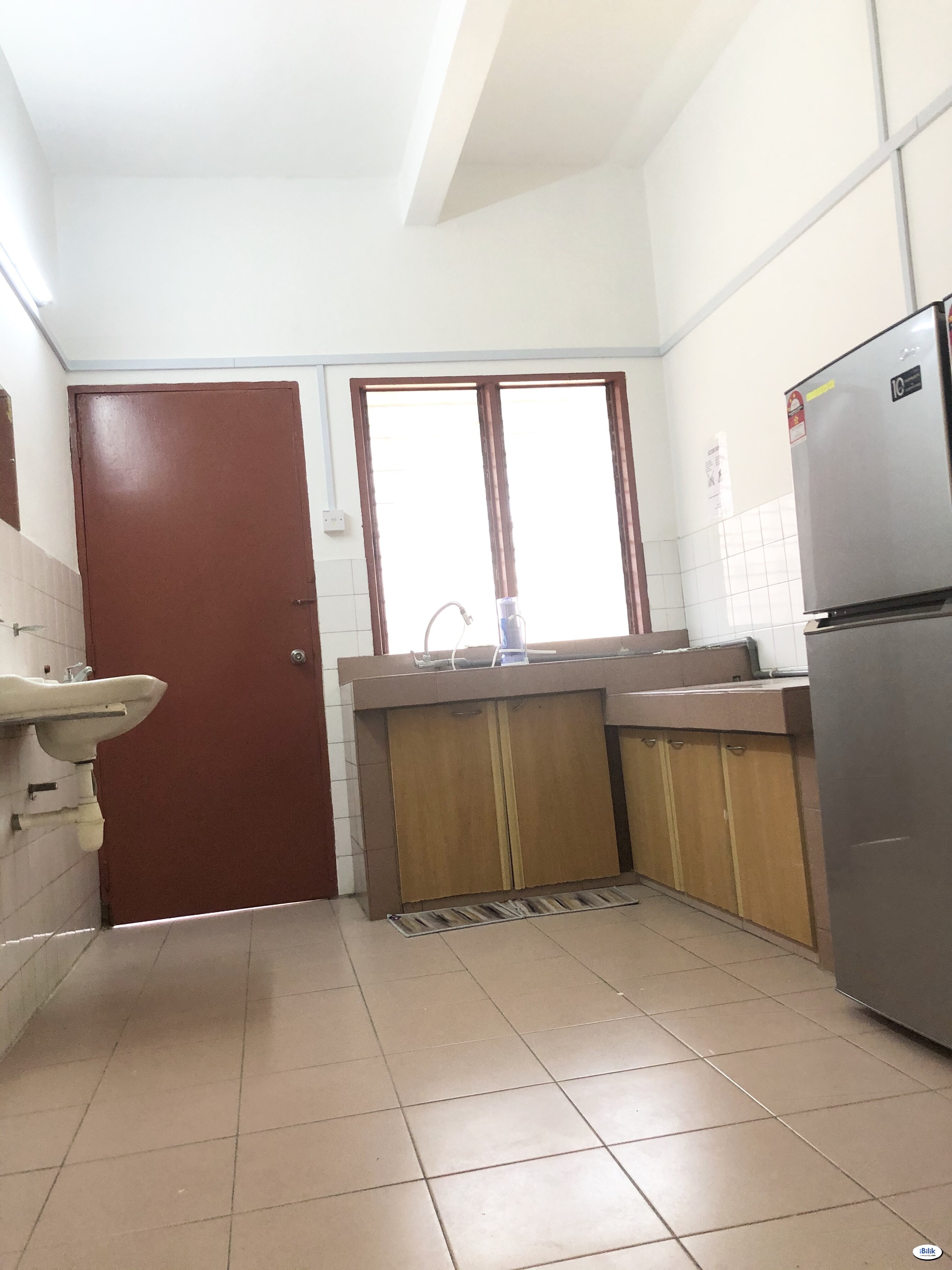🚩 FREE HIGH SPEED WIFI 🚩 Middle Room at Seri Utama, Kota Damansara - Image 3