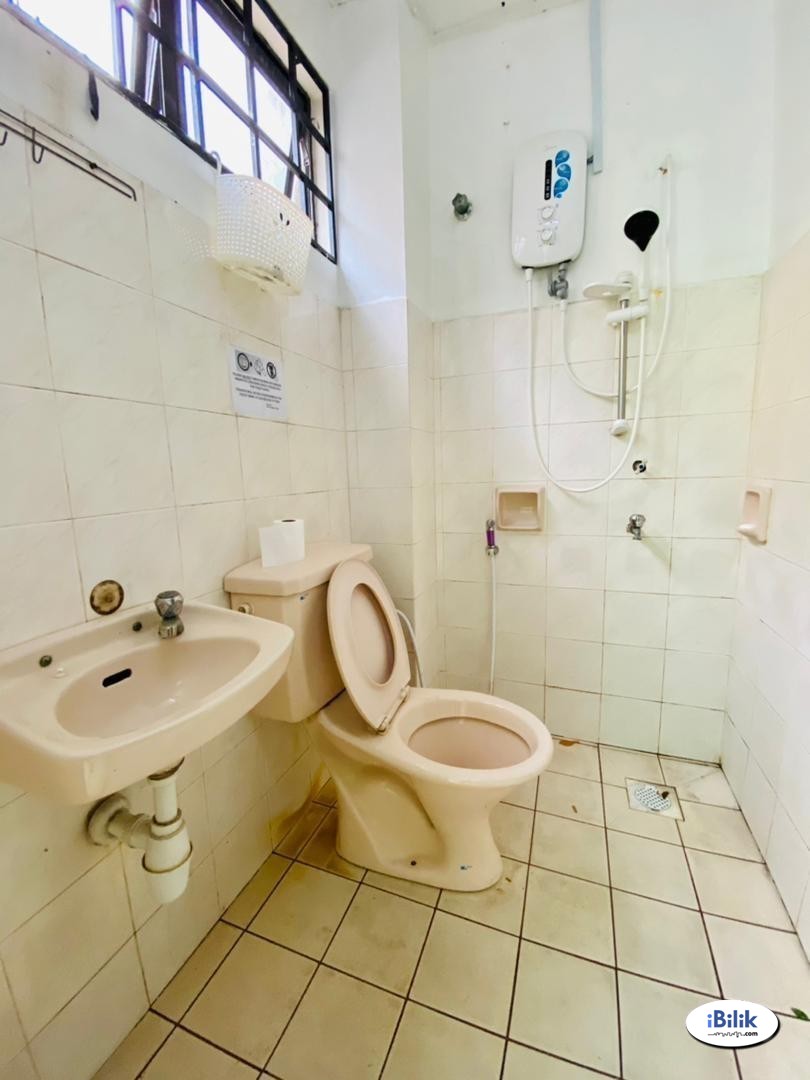 🌞Comfortable Spacious /  Single Room at Bandar Utama 11 with High Speed WIFI - Image 1