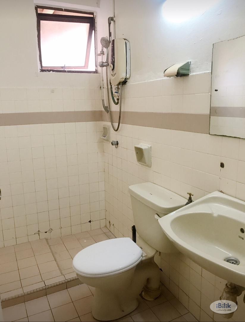 Single Room at Indah Villa, Bandar Sunway - FULLY FURNISHED - Image 4