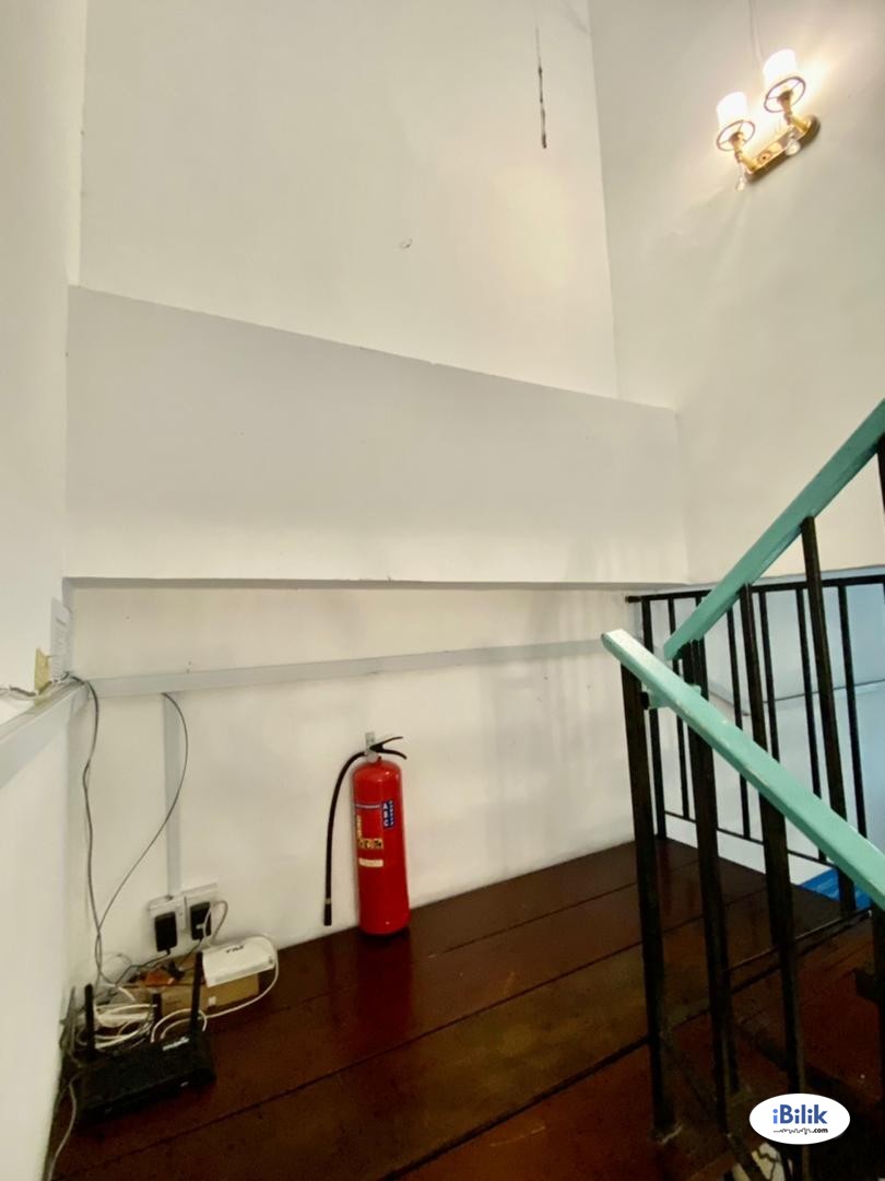 🔥 Spacious Middle Room at Jalan SS2/93 , Petaling Jaya - Image 2