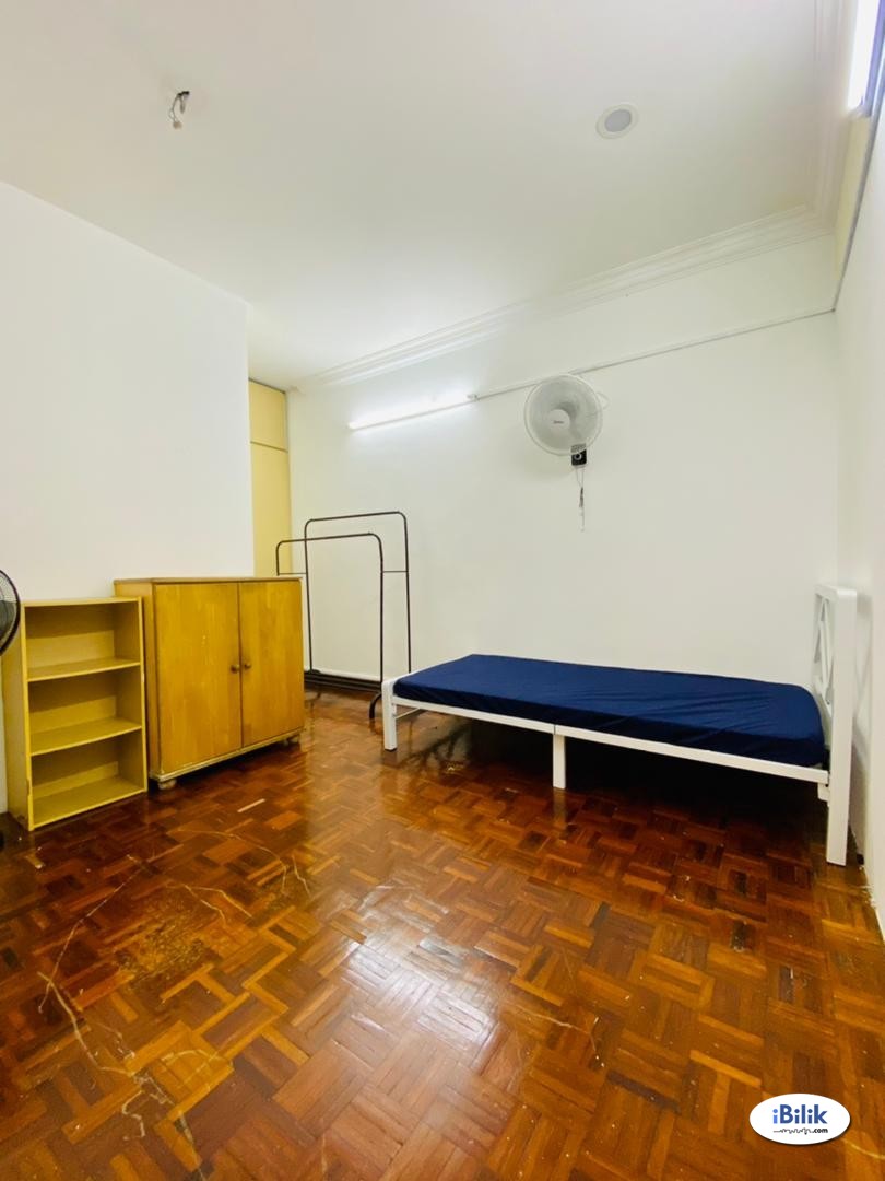 🏠🏠  FULLY FURNISHED - BIG Middle Room at SS2, Petaling Jaya - Image 2
