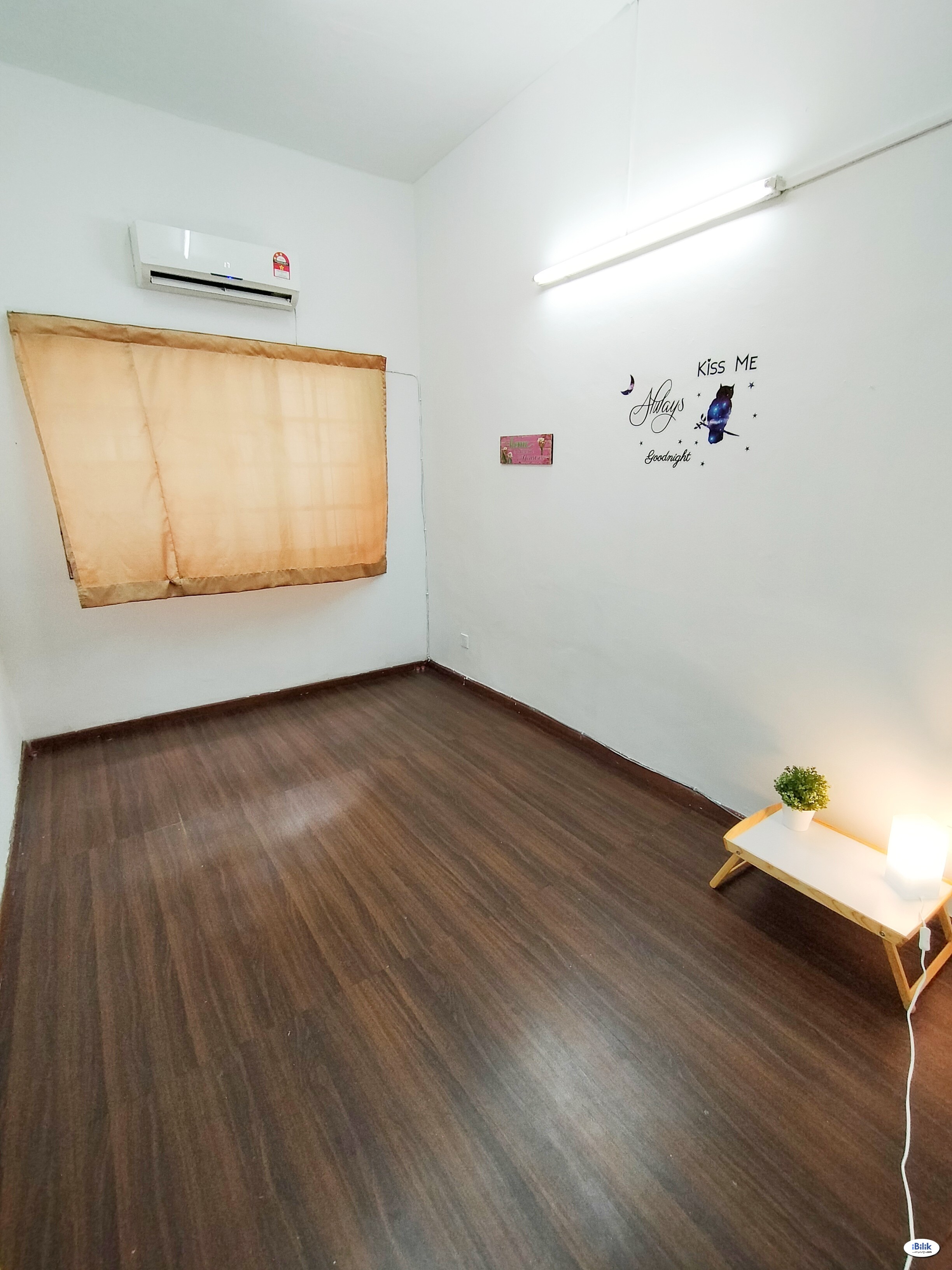 Middle Room at TTDI  🚶Walking distance to MRT TTDI 🚗Easy Access to One Utama, KPJ Damansara, Plaza Vads, Menara Ken, Glo - Image 3