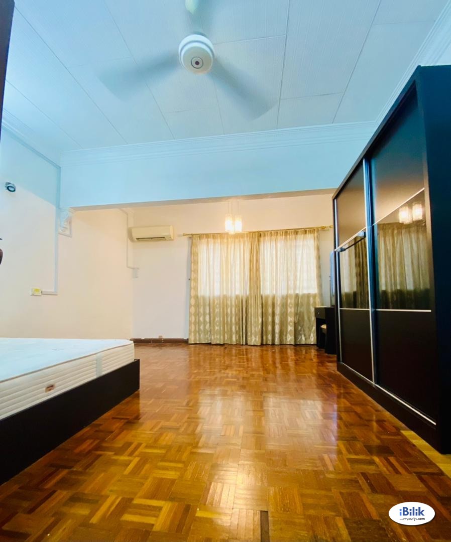 🛏Master at TTDI 🚶Walking distance to MRT TTDI 🚗Easy Access to One Utama, KPJ Damansara, Plaza Vads, Menara Ken, Glo Dama - Image 1