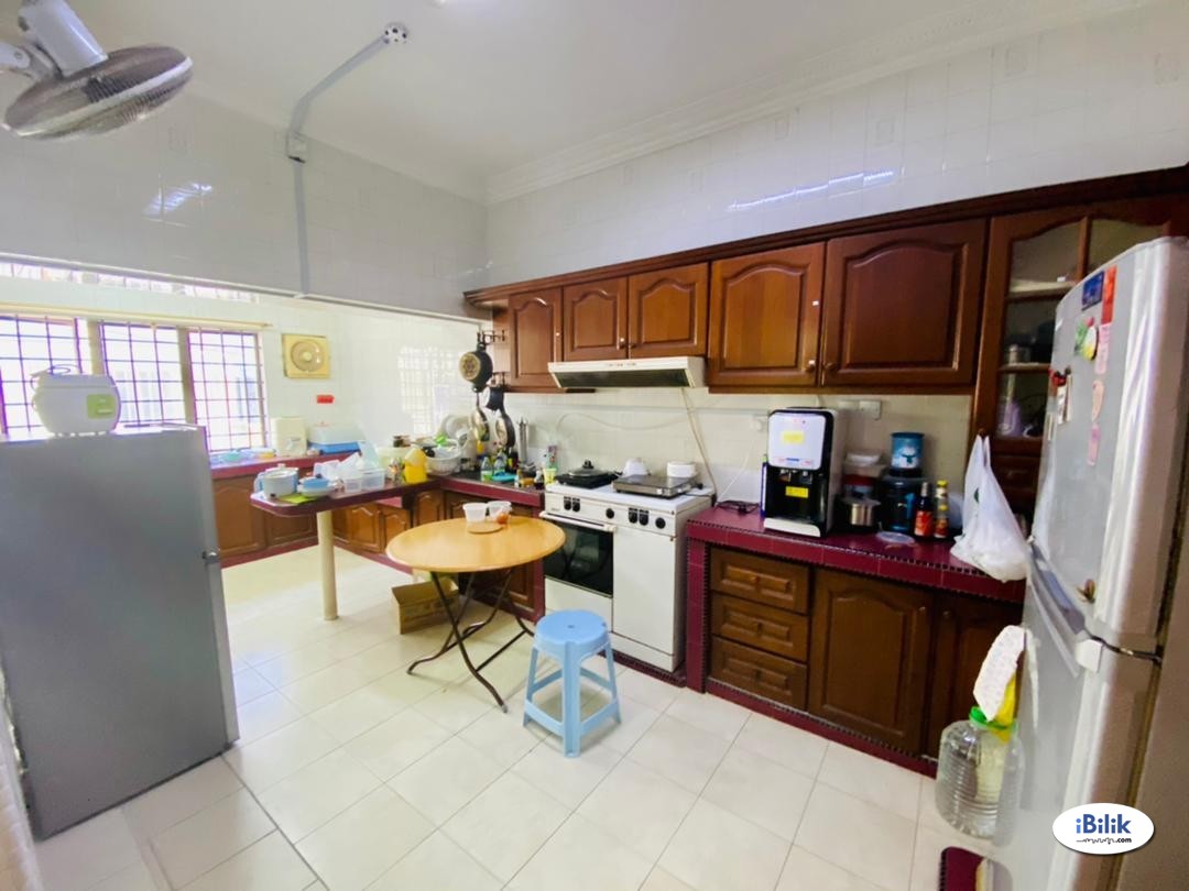 🛏Master at TTDI 🚶Walking distance to MRT TTDI 🚗Easy Access to One Utama, KPJ Damansara, Plaza Vads, Menara Ken, Glo Dama - Image 3