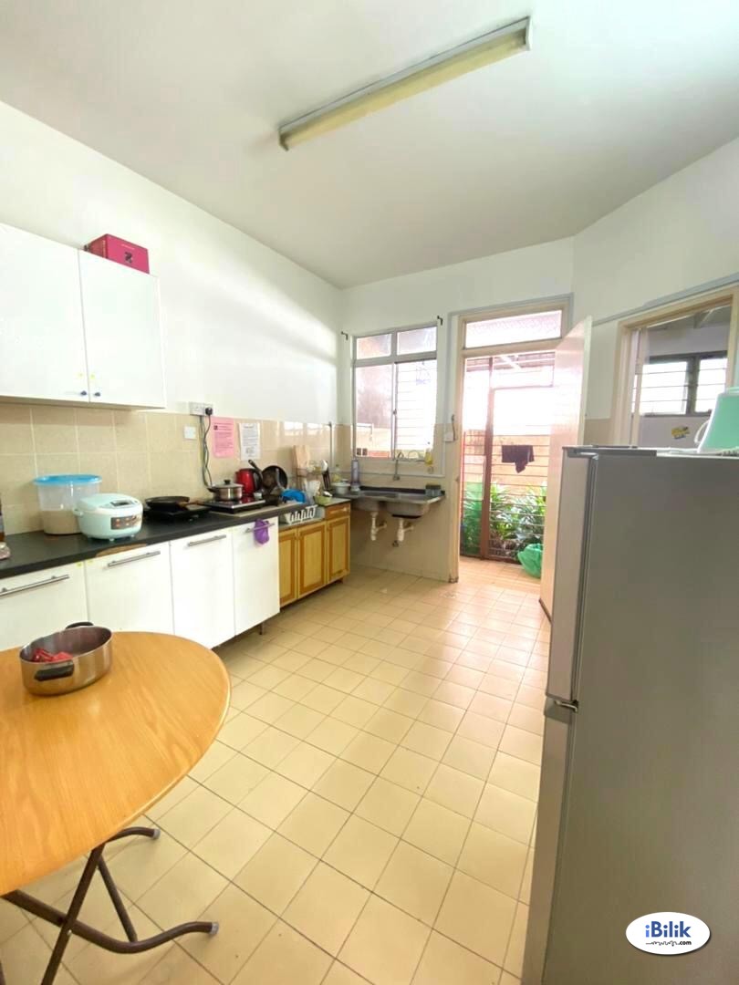 Low Deposit! Single Room at Section 14, Petaling Jaya - Image 2