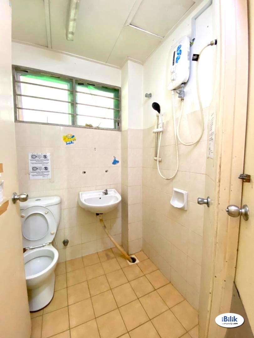 Low Deposit! Single Room at Section 14, Petaling Jaya - Image 3