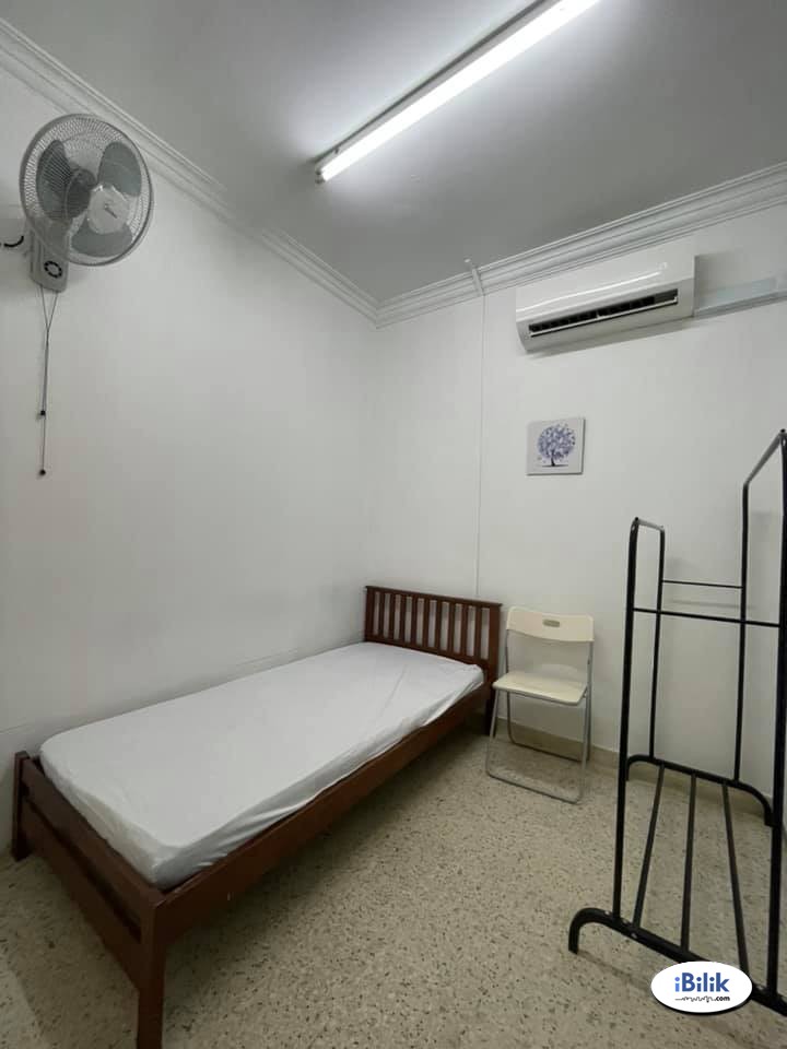 Single Room at Seri Utama, Kota Damansara - Image 1