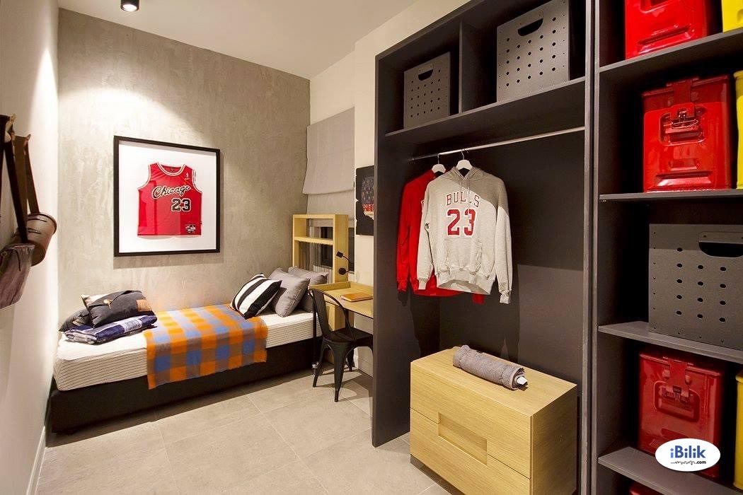 Middle Room at Bandar Sunway, Petaling Jaya - Image 1