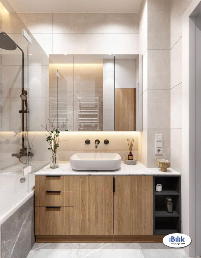 Middle Room at Bandar Sunway, Petaling Jaya - Image 2