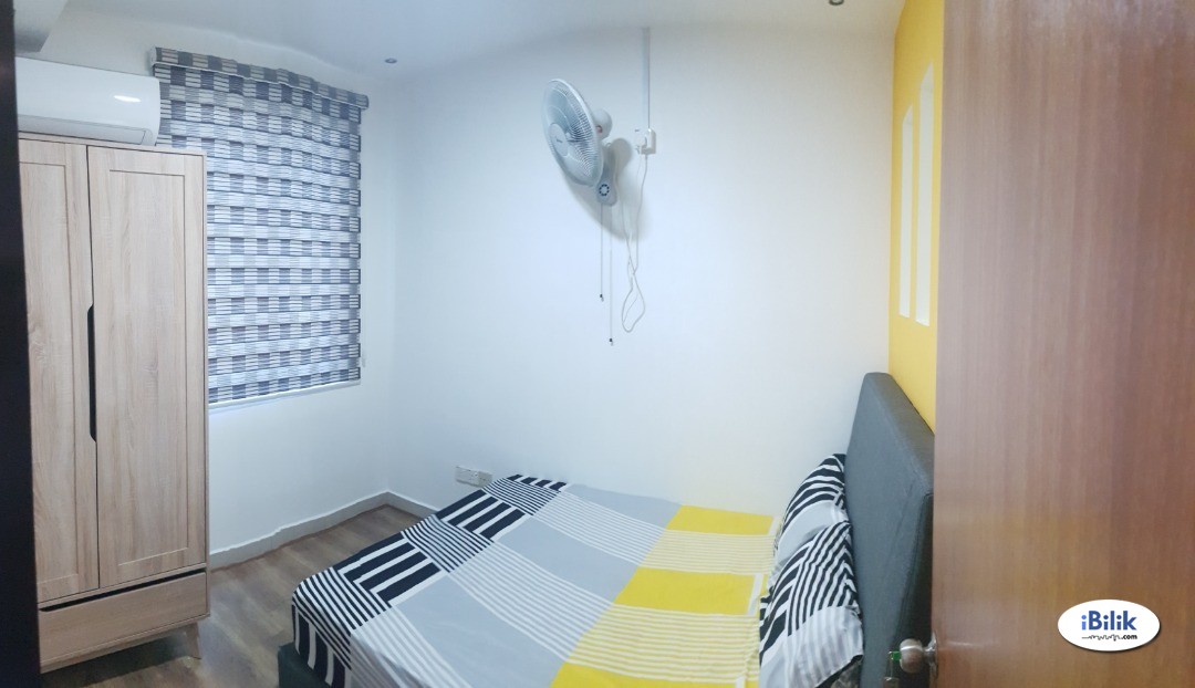 Master Room with ensuite private bathroom at Nusavilla, Skudai - Image 5