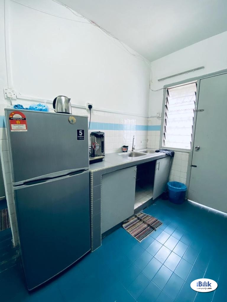 🌈 Middle Room at Kelana Jaya - ( Jalan SS7/16 , Kelana Jaya ) - Image 4