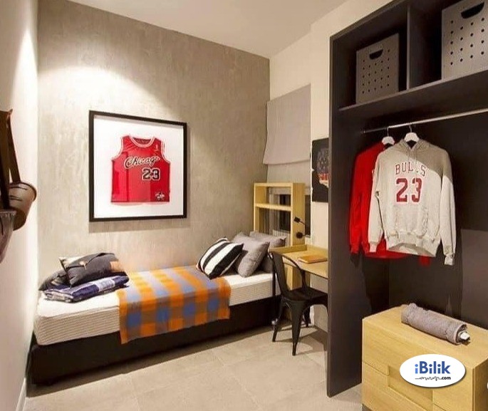 Middle Room at Subang Jaya, Selangor - Image 1