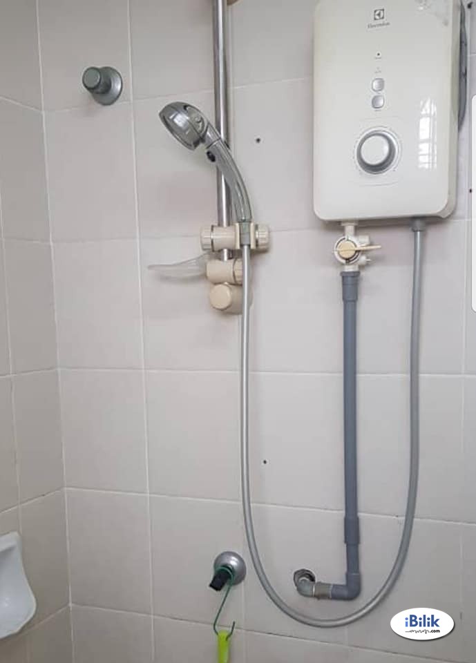 Master Room at Kota Damansara, Petaling Jaya - Image 2